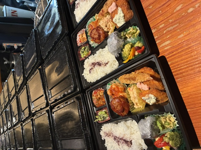 盛り付けが完成したお弁当
